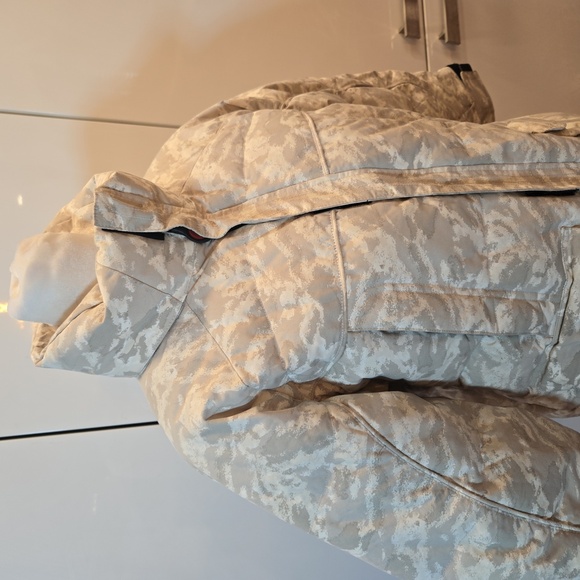 Obermeyer Limelight Camo Insulated Puffer Ski Snow Jacket Size 12 Junior - Picture 2 of 14